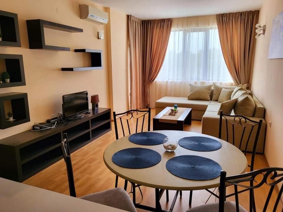 Dilov Apartments In Yalta 골든샌드 외부 사진